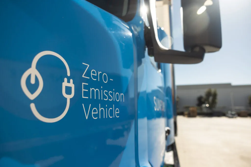 Zero-emission vehicle